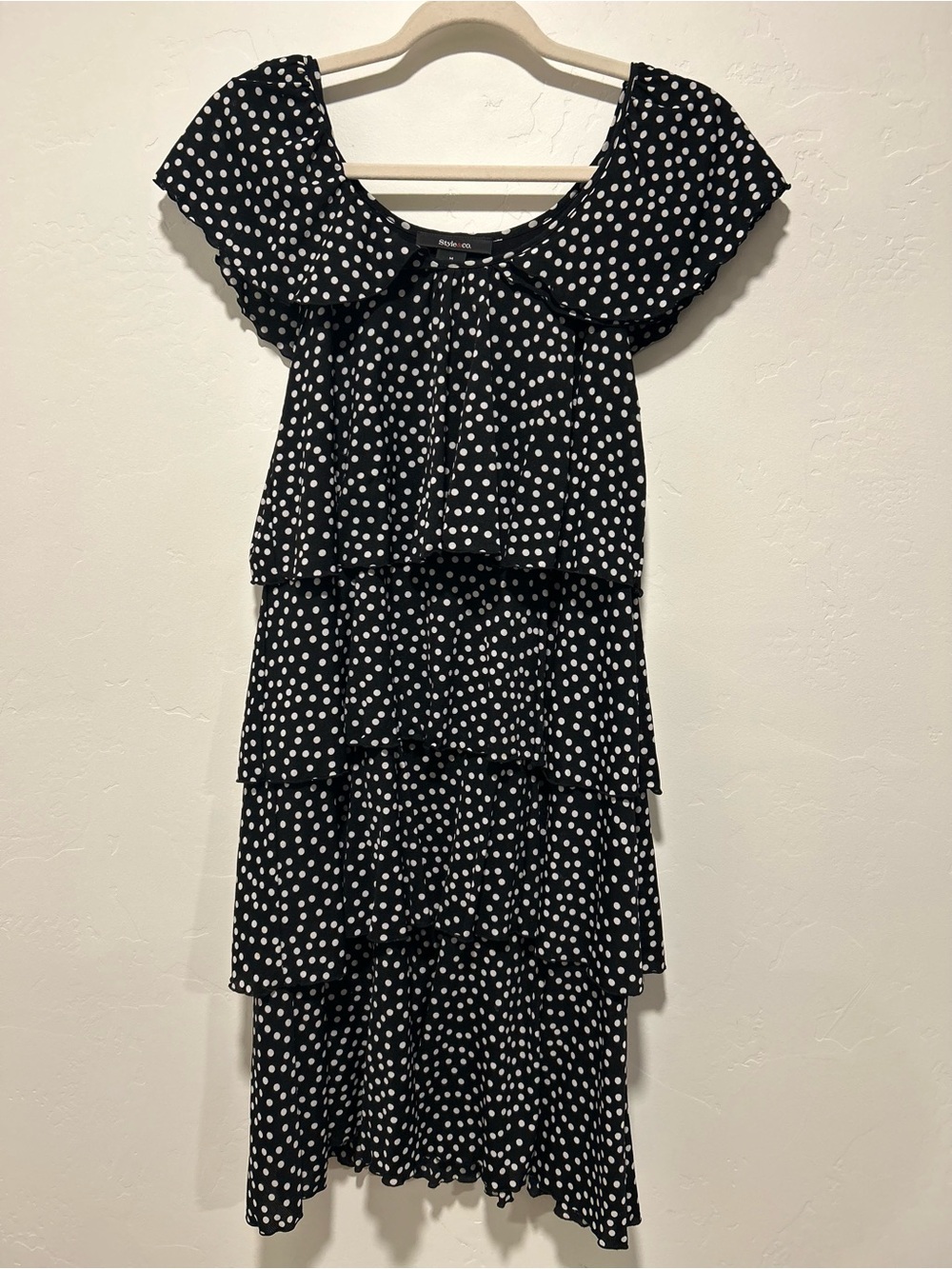 Retro Polka Dot Tiered Ruffle Midi Dress Black White Medium Flutter Neckline EUC